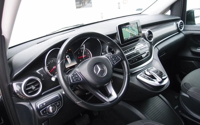 Mercedes-Benz Klasa V cena 175000 przebieg: 174800, rok produkcji 2017 z Cedynia małe 254